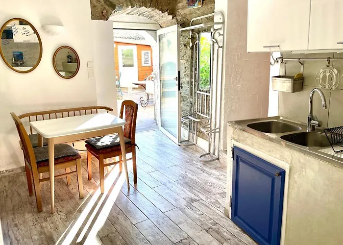 Appartement CASA POLI: Tiny loft avec terrasse et cabane